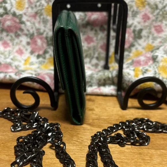 Authentic Louis Vuitton wallet Green EPI    Includes chain -with COA 
Like new - Picture 11 of 16